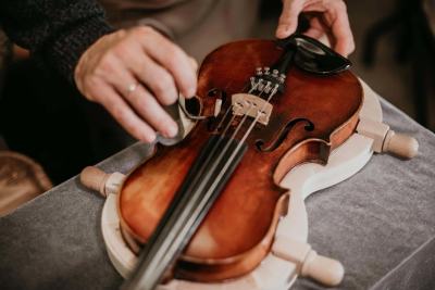 Boutique String Instrument Repair & Restoration in the UK â Kostia & Iryna Music Corporation